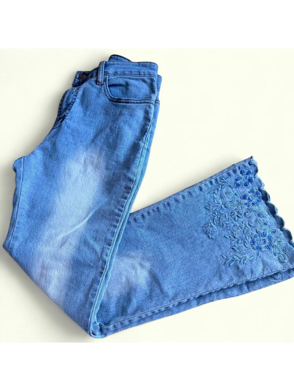 Y2K Crest embroidered beaded scalloped capri jeans